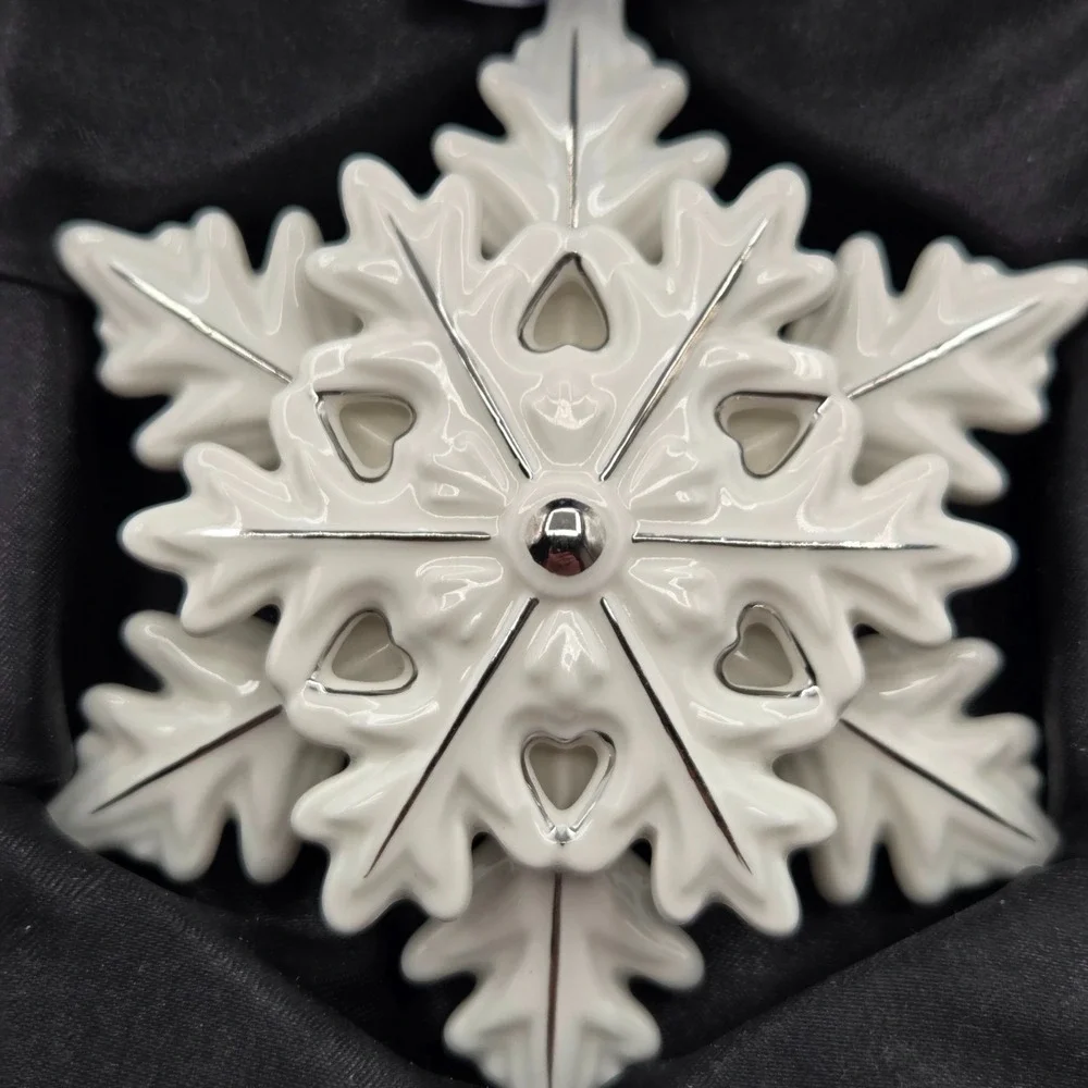 Pandora Snowflake‎ Christmas Ornament 2015 LTD Edition, Retired & Original Box.